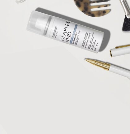 Profitez d'un shampoing sec 50ml offert d&egrave;s 2 produits Olaplex achet&eacute;s*