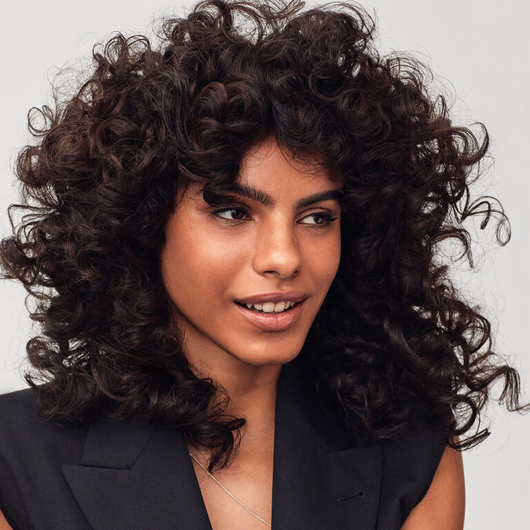 Redken cheveux boucl&eacute;s, cheveux fris&eacute;s, cheveux cr&eacute;pus