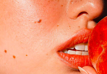 Maquillage p&ecirc;che