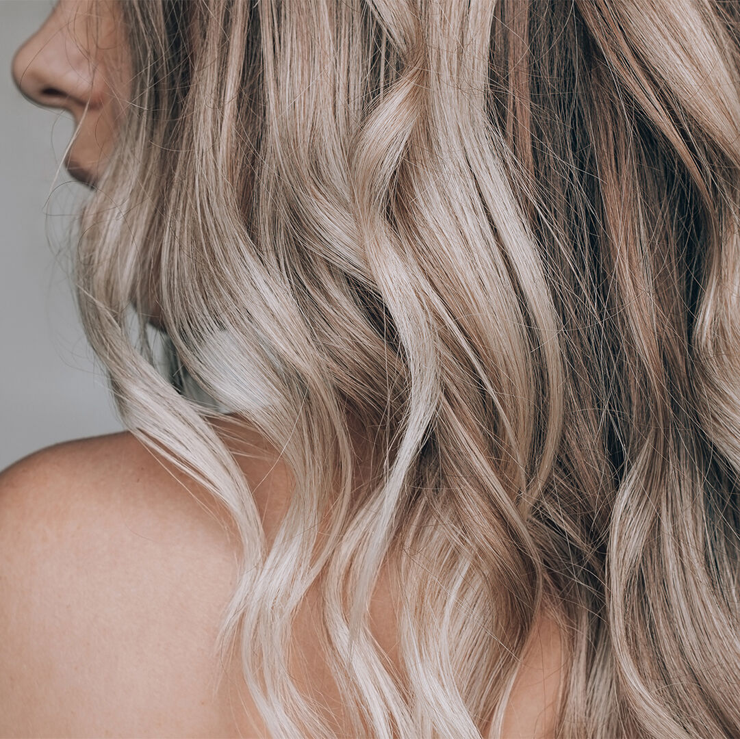 Comment Appliquer Une Patine Dialight Dialight Acidic Gloss Color, coloration ton sur ton L'Oréal Professionnel