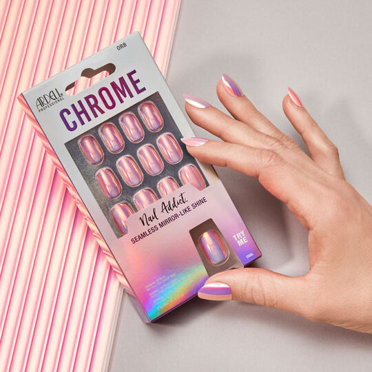 Faux ongle effet chrome orb