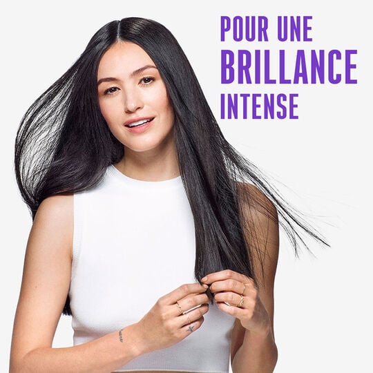 Shampooing lissant pour cheveux indisciplin&eacute;s BC Frizz Away