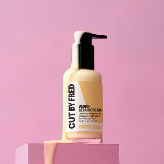 Cr&egrave;me de jour pour cheveux tr&egrave;s secs et ab&icirc;m&eacute;s