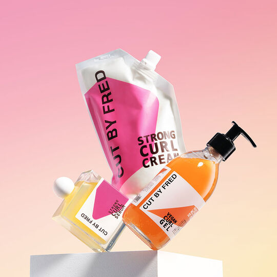 Cr&egrave;me de d&eacute;finition cheveux tr&egrave;s boucl&eacute;s fris&eacute;s Strong Curl Cream
