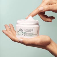 Soin profond pour cheveux ondul&eacute;s et boucl&eacute;s Nutricurls 150ml