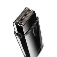 Rasoir double grille avec lumi&egrave;re d&eacute;sinfectante UVFOIL02