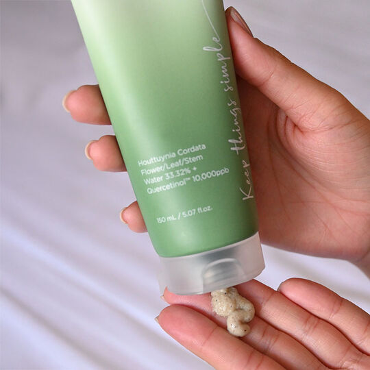 Mousse nettoyante en profondeur Heartleaf Quercetinol