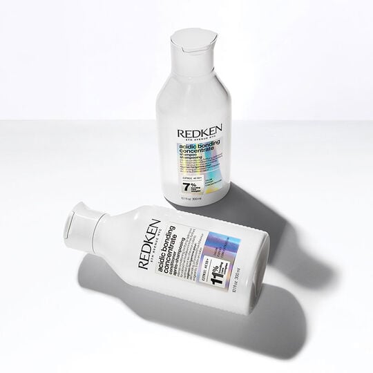 Conditioner r&eacute;parateur pour cheveux abim&eacute;s Acidic Bonding Concentrate