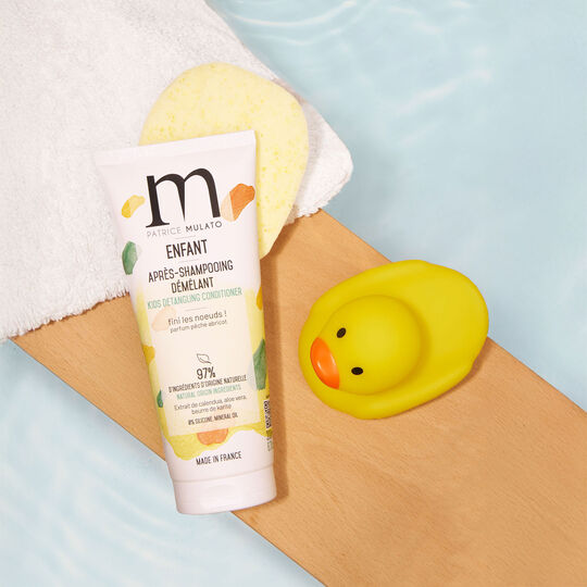 Apr&egrave;s-shampooing d&eacute;m&ecirc;lant enfant