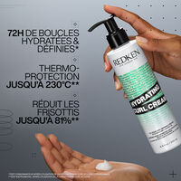 Cr&egrave;me d&eacute;finition des boucles et hydratation Curl Stylers